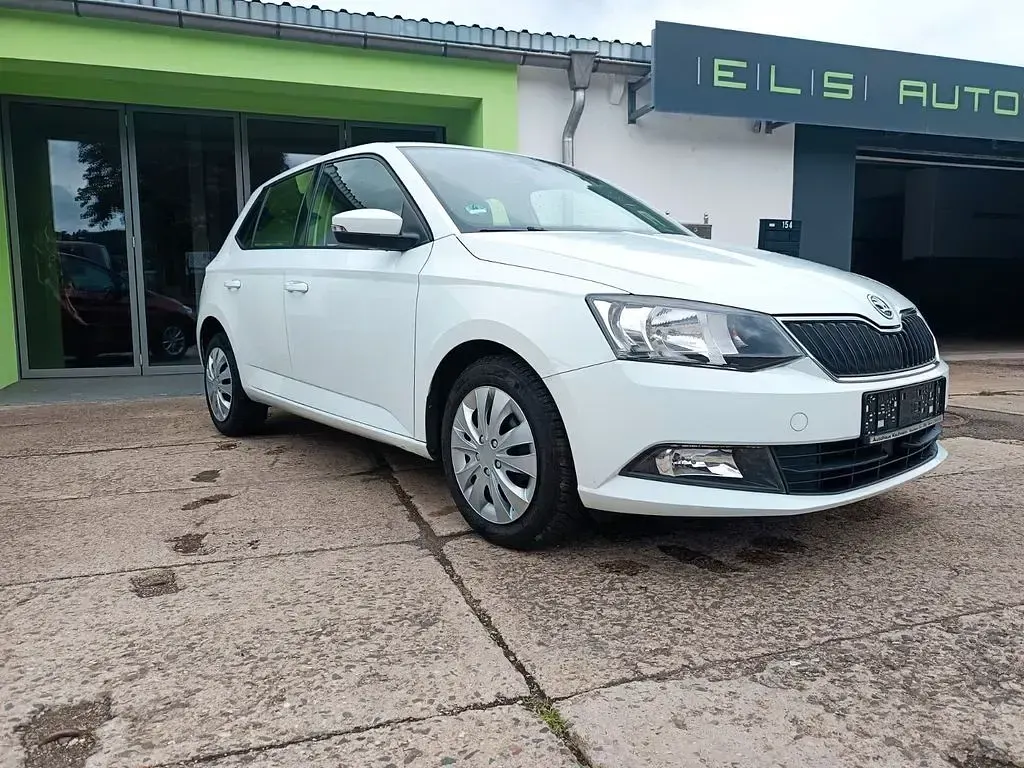 Gebraucht Skoda Fabia Ambition 60 PS (44 kW) 2015 Weiß Limousine