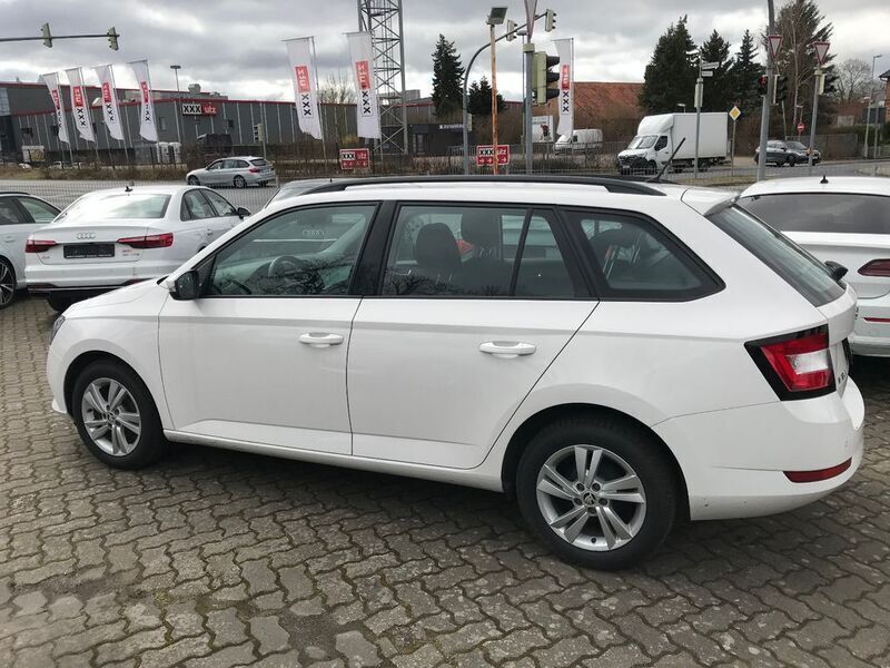Gebraucht Skoda Fabia Ambition 95 PS (69 kW) 2022 Weiß Kleinwagen