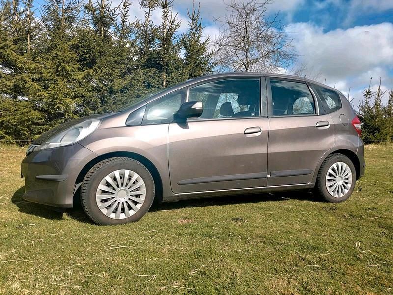 Gebraucht Honda Jazz 101 PS (74 kW) 2012 Braun Kleinwagen