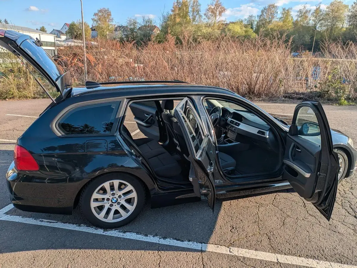 Second-hand BMW 318 Performance 143 CP (105 kW) 2011 Negru Break