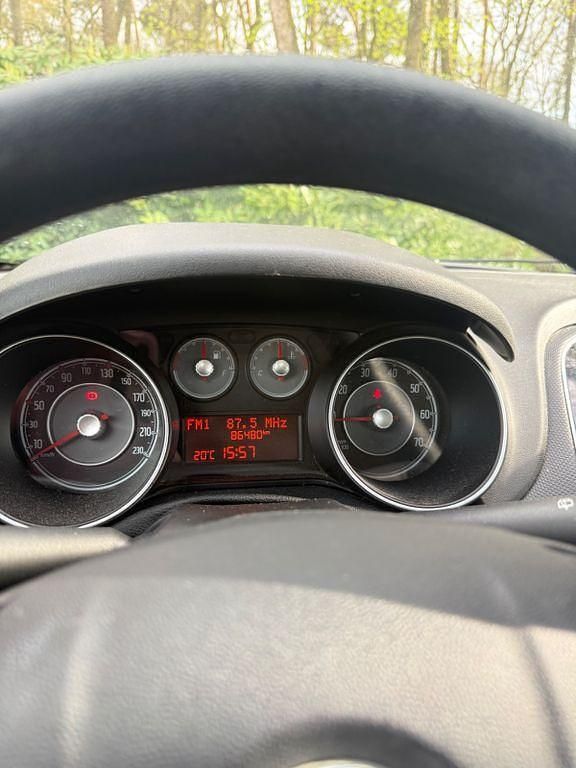 Gebraucht Fiat Punto 69 PS (50 kW) 2016 Weiß Kleinwagen