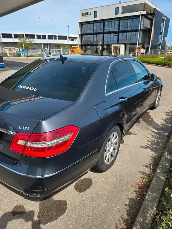 Gebraucht Mercedes E300 Avantgarde 231 PS (169 kW) 2011 Grau Limousine