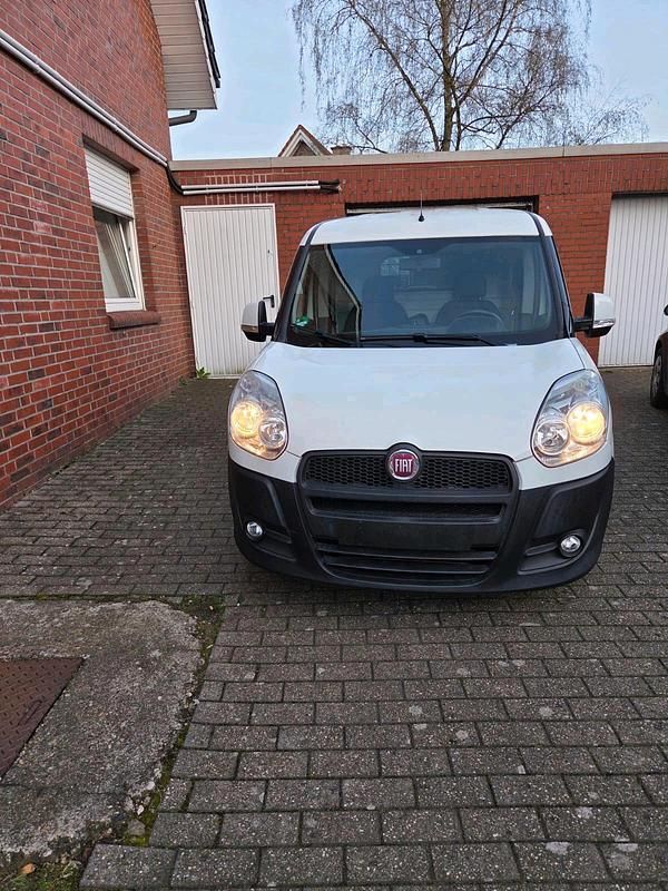 Gebraucht Fiat Doblò 90 PS (66 kW) 2014 Weiß Van / Kleinbus