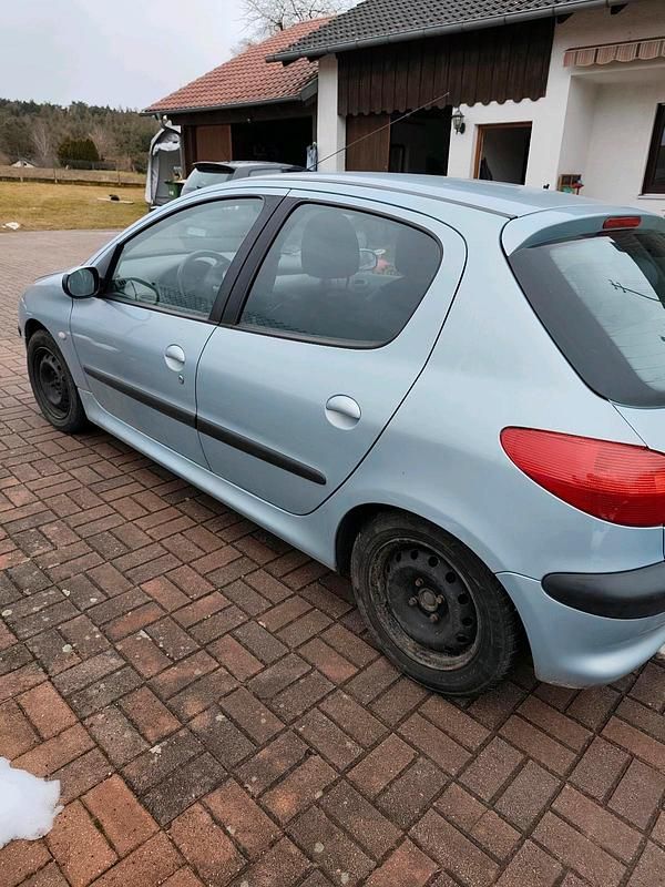Gebraucht Peugeot 206 75 PS (55 kW) 2001 Kleinwagen