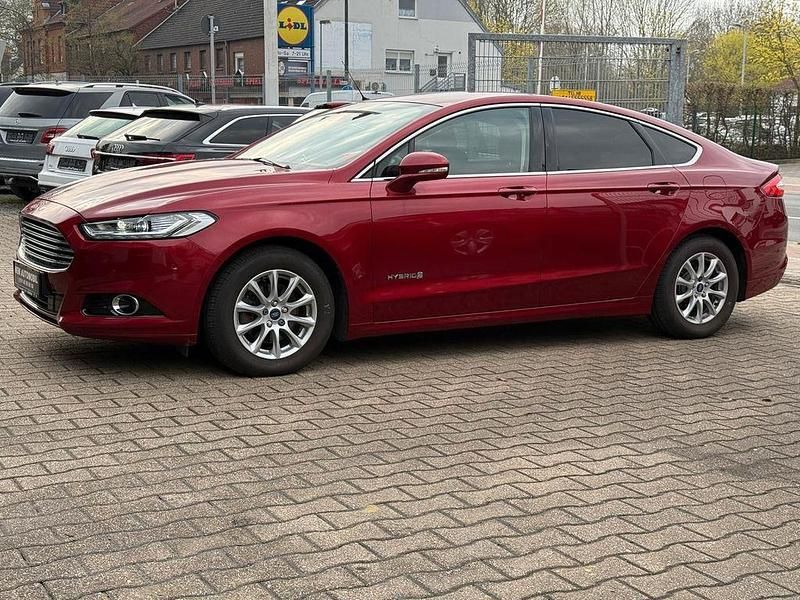 Gebraucht Ford Mondeo 140 PS (102 kW) 2018 Rot Limousine