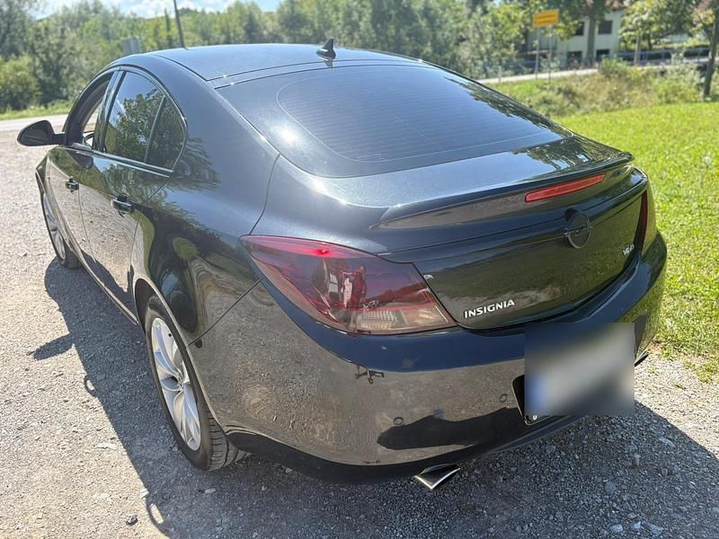 Schwarz Gebraucht 2012 Opel Insignia Limousine | 4.000 € (Guter Preis) - Bild 1/4