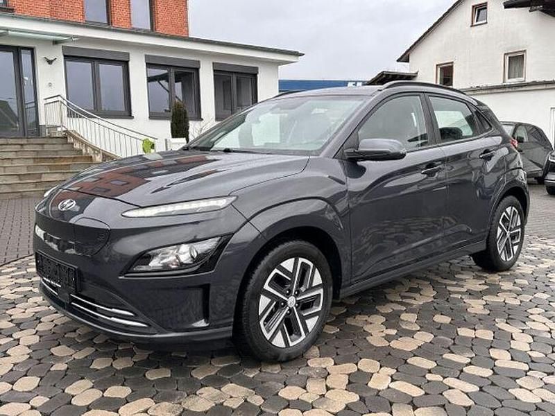 Gebraucht Hyundai Kona Select 100 kW (136 PS) 2021 Grau SUV