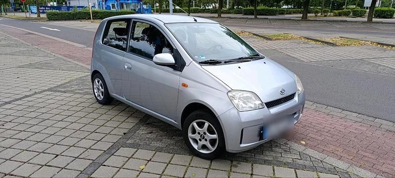 Grau Gebraucht 2004 Daihatsu Cuore Kleinwagen | 1.500 € (Fairer Preis) - Bild 1/4