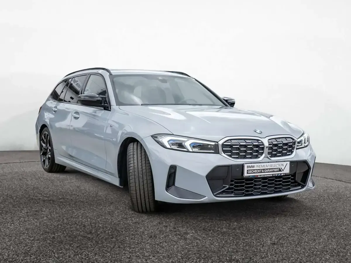 Gebraucht BMW 340 374 PS (275 kW) 2025 Brooklyn grey Kombi