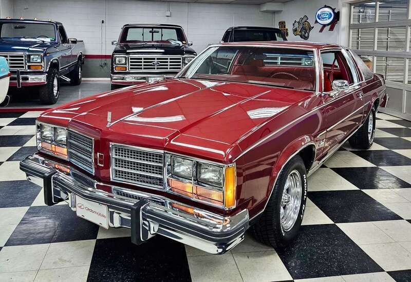 Carmine red metallic Gebraucht 1978 Oldsmobile Delta 88 Coupé | 22.500 € - Bild 1/4