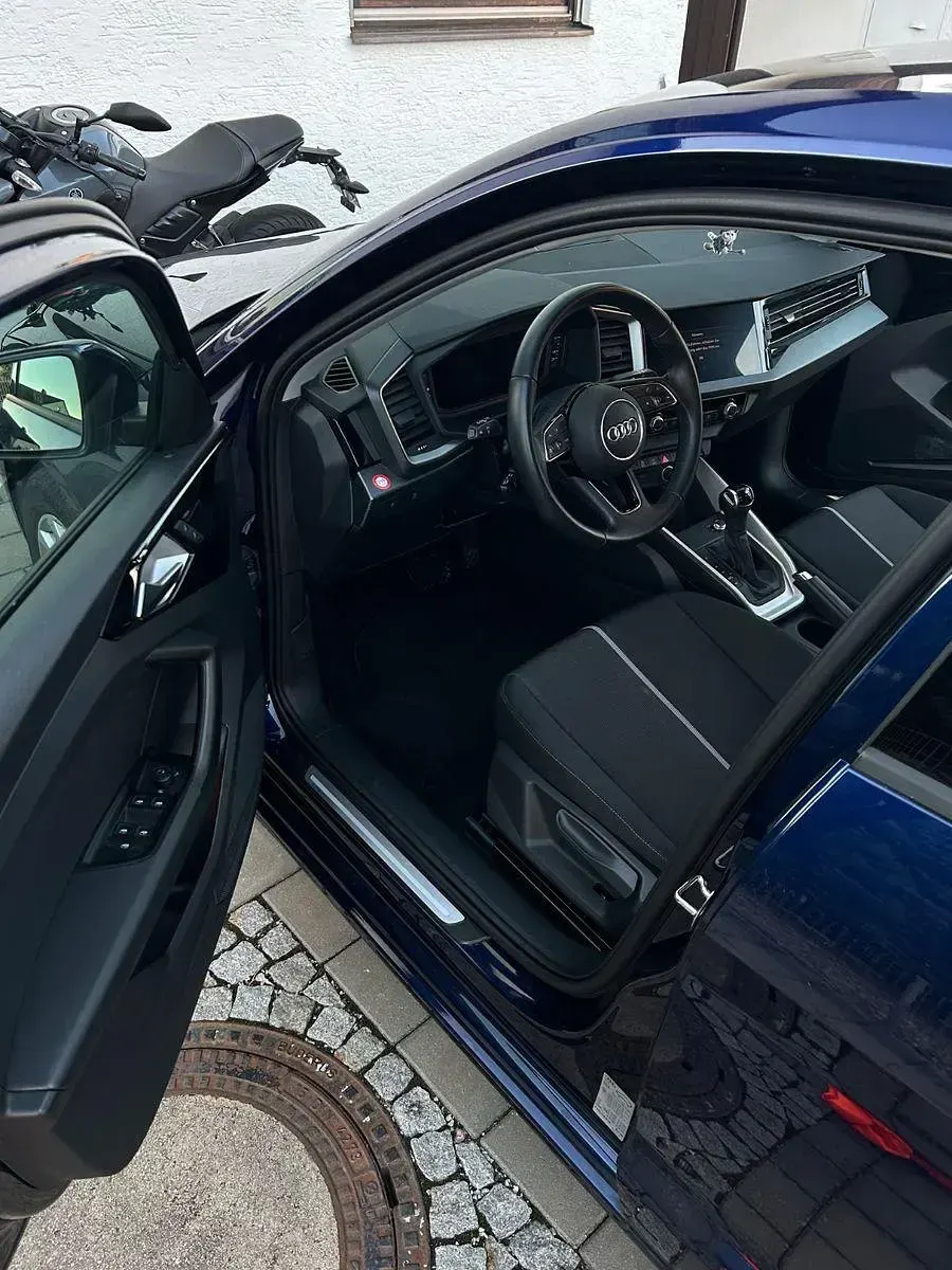 Używany Audi A1 Sportback Advanced 95 KM (69 kW) 2023 Niebieski Hatchback