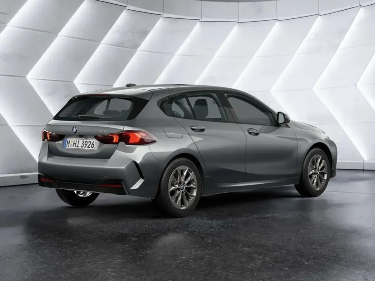Neu BMW 120 170 PS (125 kW) 2026 Skyscraper grau Kleinwagen