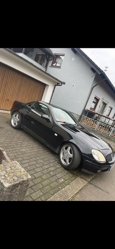Schwarz Gebraucht 1997 Mercedes SLK230 Cabrio | 2.400 € (Superpreis) - Bild 1/2