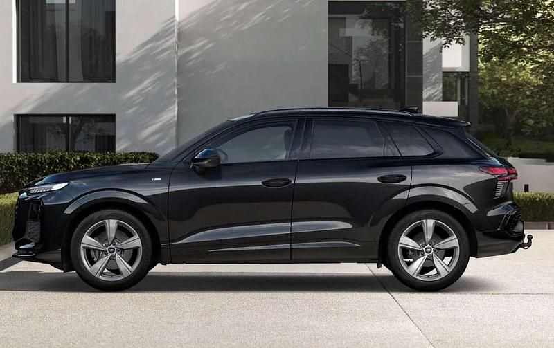 Mythosschwarz metallic Neu 2025 Audi Q3 S-Line SUV | 54.053 € (Fairer Preis) - Bild 1/3