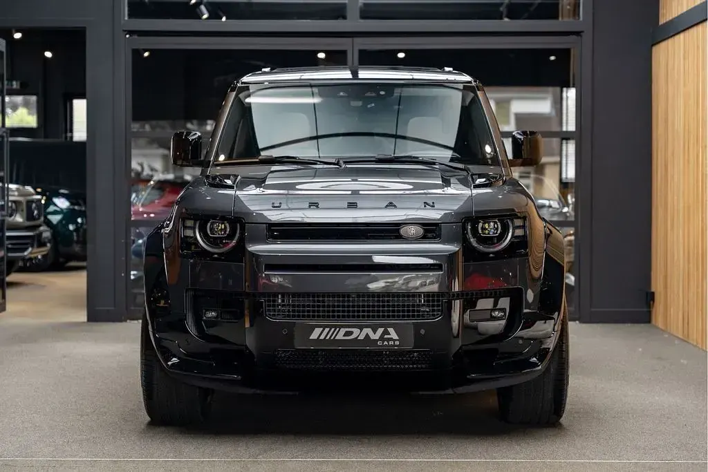 Gebraucht Land Rover Defender SE Dynamic 300 PS (220 kW) 2026 Grau SUV
