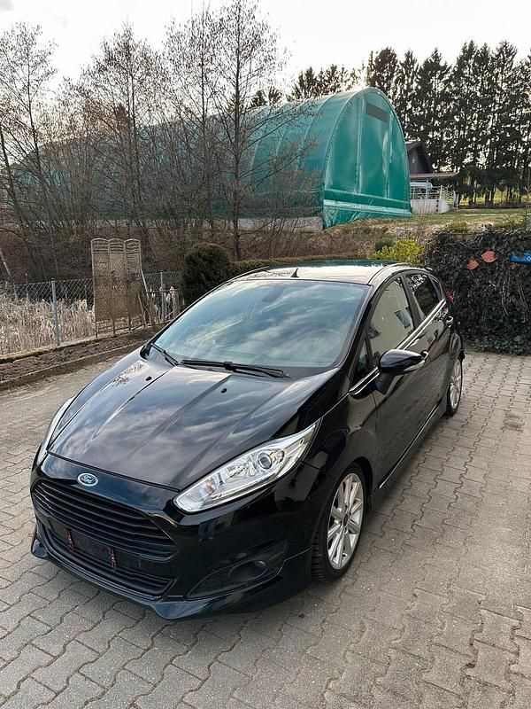 Gebraucht Ford Fiesta Titanium 125 PS (91 kW) 2017 Schwarz Kleinwagen