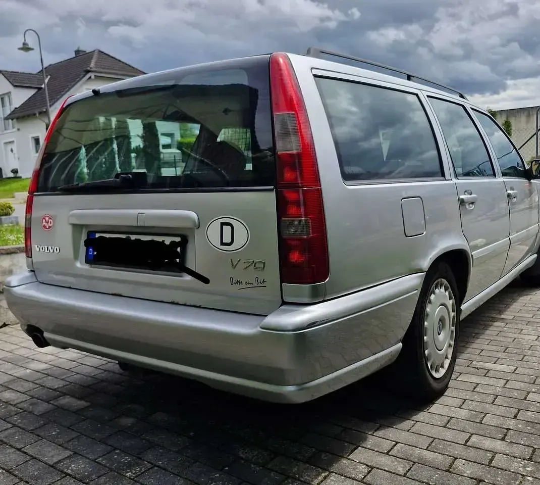 Używany Volvo V70 144 KM (105 kW) 1997 Srebrny Kombi