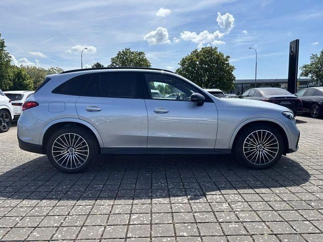 Gebraucht Mercedes GLC220 AMG 197 PS (144 kW) 2024 Silber SUV