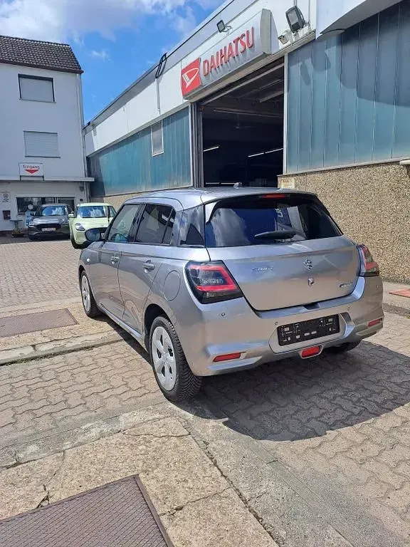 Gebraucht Suzuki Swift Comfort 83 PS (61 kW) 2025 Silber Kleinwagen