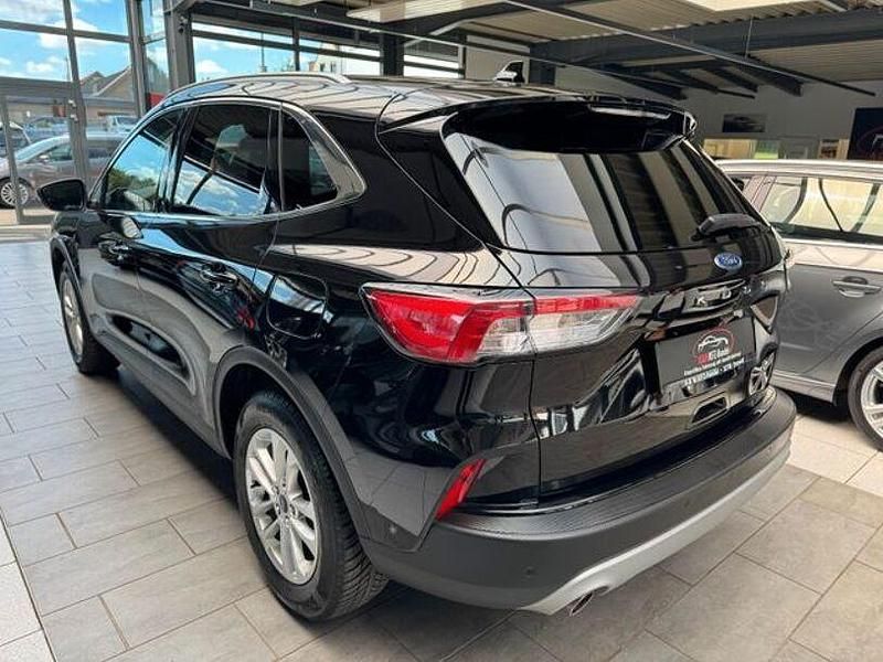 Gebraucht Ford Kuga Titanium 151 PS (111 kW) 2020 Schwarz SUV