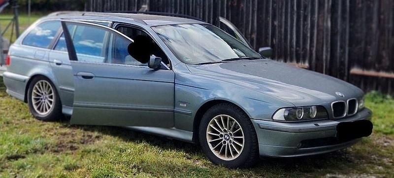 Gebraucht BMW 525 163 PS (119 kW) 2001 Grün Kombi