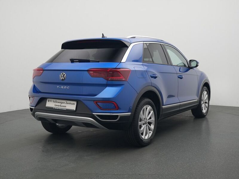 Gebraucht VW T-Roc 150 PS (110 kW) 2023 Blau / ravennablau (metallic) SUV