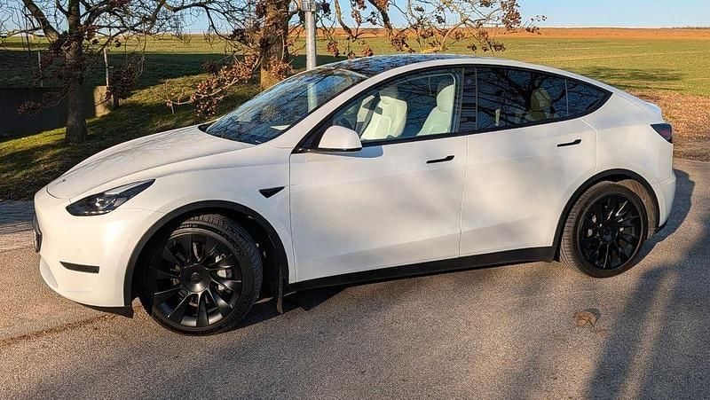 Gebraucht Tesla Model Y Long Range AWD 378 kW (514 PS) 2021 Weiß SUV