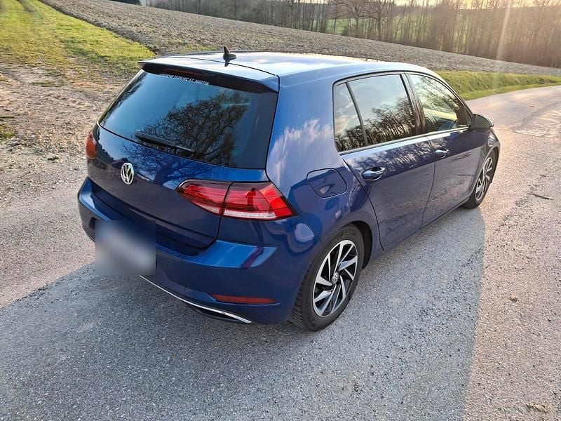 Gebraucht VW Golf VII Join 116 PS (85 kW) 2018 Blau Kleinwagen