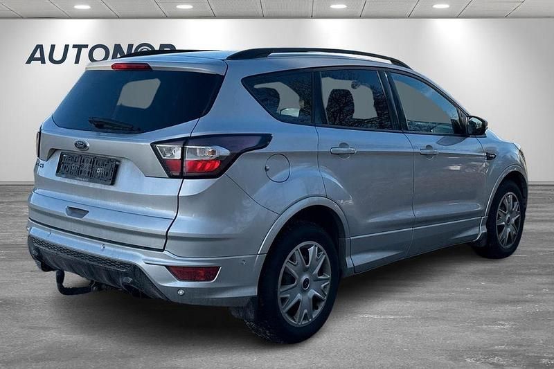 Gebraucht Ford Kuga ST-Line 120 PS (88 kW) 2018 Silber SUV