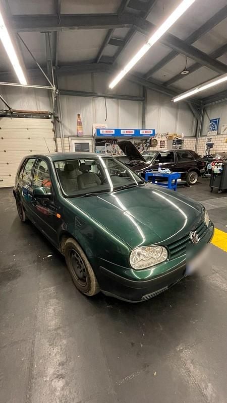 Gebraucht VW Golf IV 75 PS (55 kW) 1998 Grün Kleinwagen