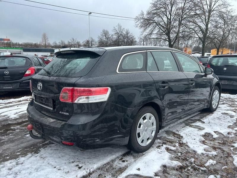 Gebraucht Toyota Avensis Sol 126 PS (92 kW) 2009 Schwarz Kombi