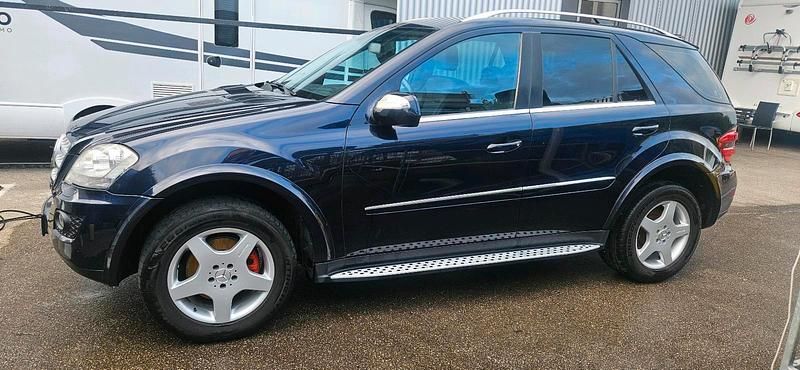 Gebraucht Mercedes ML320 224 PS (164 kW) 2008 Blau SUV