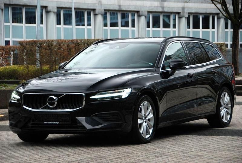 Gebraucht Volvo V60 Core 197 PS (144 kW) 2022 Schwarz Kombi