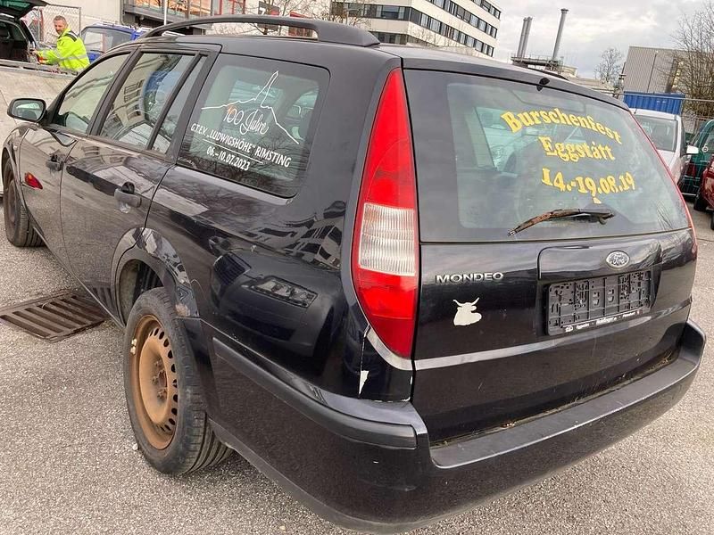 Używany Ford Mondeo Ambiente 125 KM (91 kW) 2006 Czarny Kombi