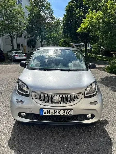 Gebraucht Smart ForFour Passion 71 PS (52 kW) 2016 Silber Kleinwagen