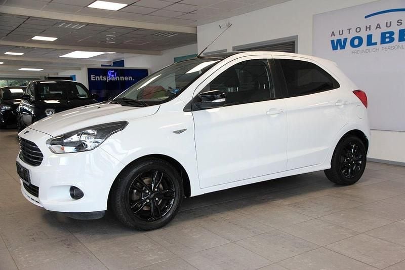 Weiß Gebraucht 2017 Ford Ka Plus Kleinwagen | 8.990 € (Fairer Preis) - Bild 1/4