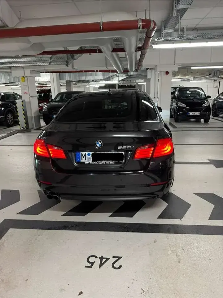 Gebraucht BMW 528 Sport Line 245 PS (180 kW) 2011 Limousine