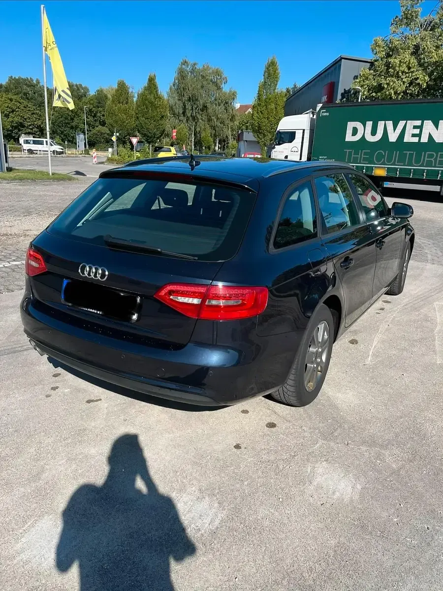 Gebraucht Audi A4 150 PS (110 kW) 2014 Blau Kombi