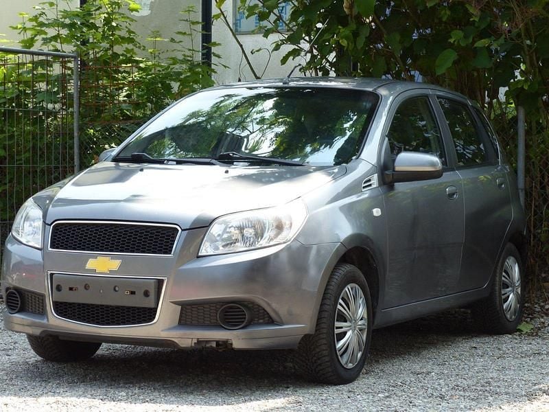 Grau Gebraucht 2009 Chevrolet Aveo Kleinwagen | 850 € - Bild 1/4