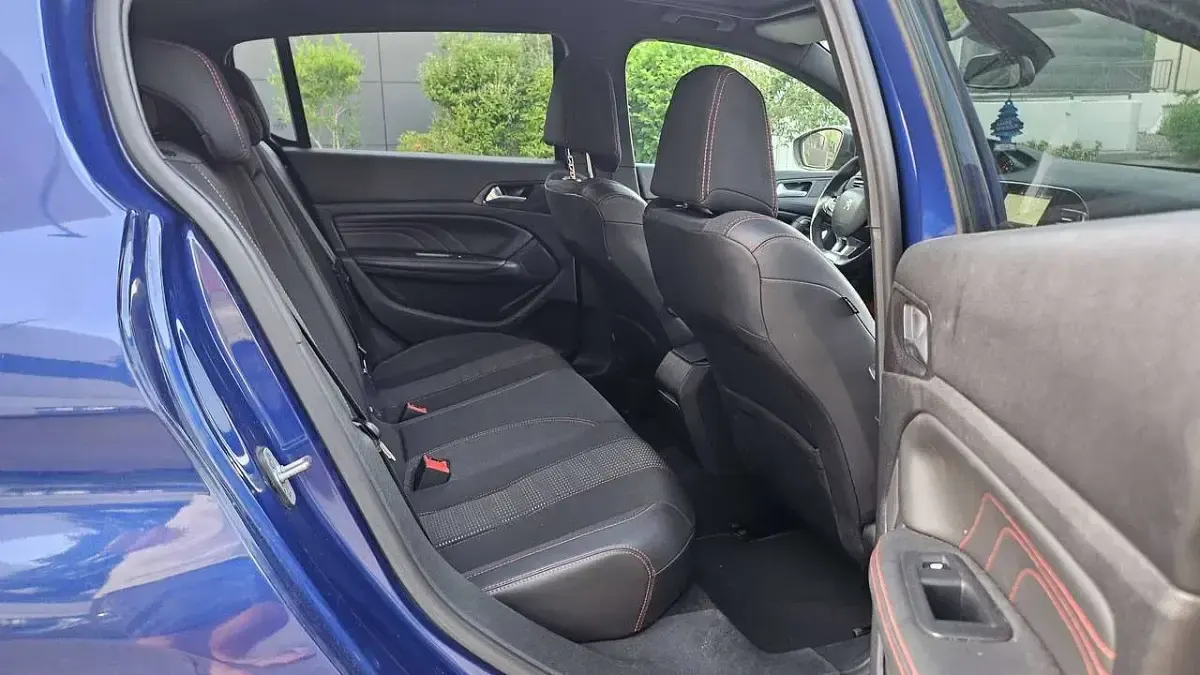 Gebraucht Peugeot 308 GT-line 131 PS (96 kW) 2019 Blau Limousine