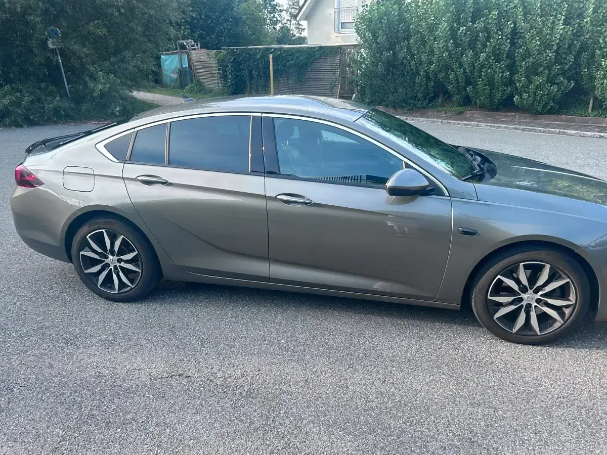 Gebraucht Opel Insignia 136 PS (100 kW) 2018 Grau Limousine