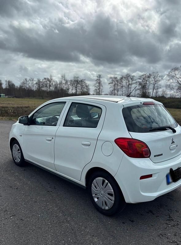 Gebraucht Mitsubishi Space Star 71 PS (52 kW) 2019 Weiß Kleinwagen