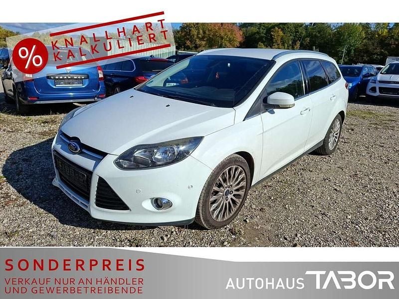Weiß Gebraucht 2012 Ford Focus Titanium Kombi | 3.285 € (Guter Preis) - Bild 1/4