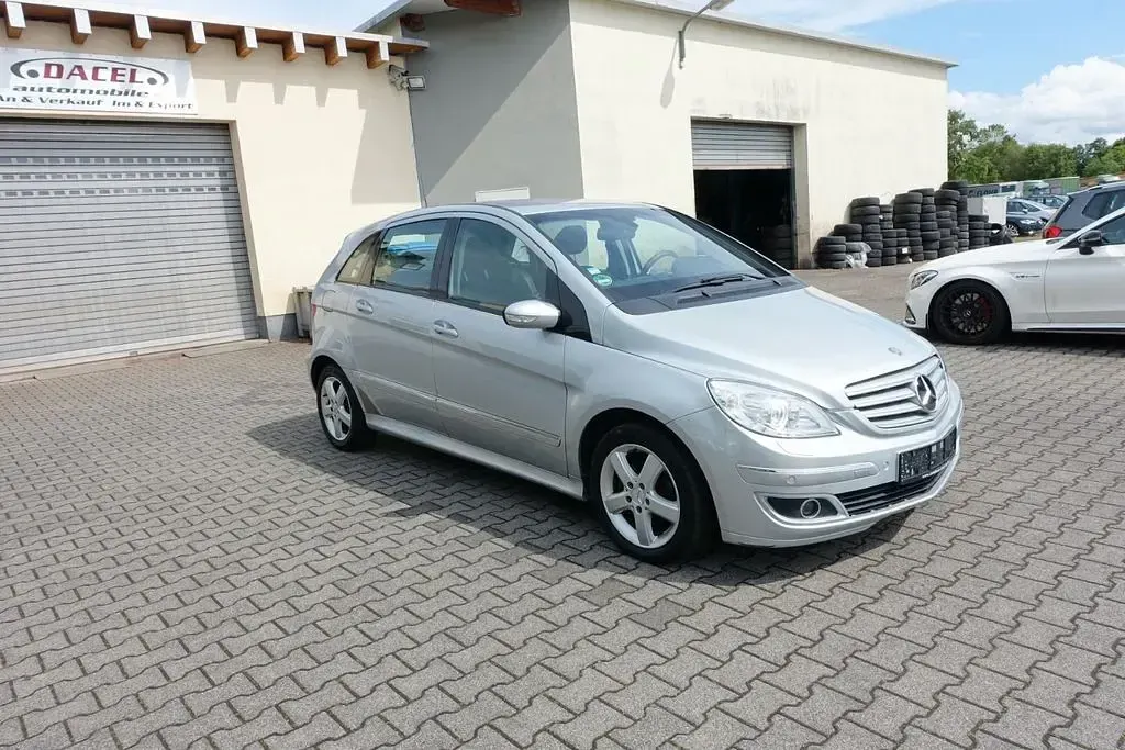 Gebraucht Mercedes B170 116 PS (85 kW) 2006 Silber Van / Kleinbus