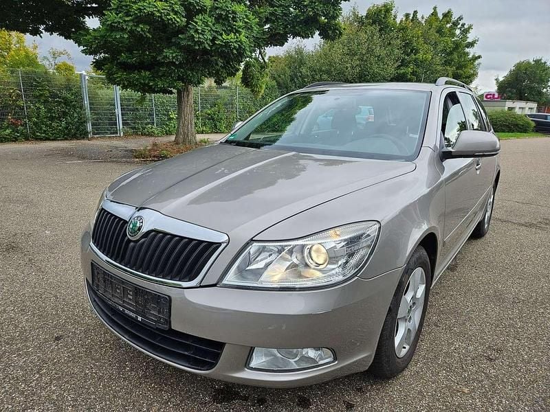 Other Gebraucht 2011 Skoda Octavia Ambiente Kombi | 3.499 € (Guter Preis) - Bild 1/4