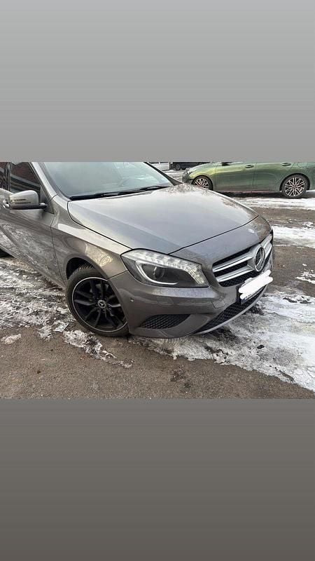 Gebraucht Mercedes A200 136 PS (100 kW) 2015 Grau Limousine