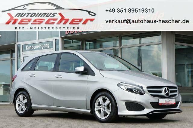 Gebraucht Mercedes B180 122 PS (89 kW) 2015 Silber Van / Kleinbus