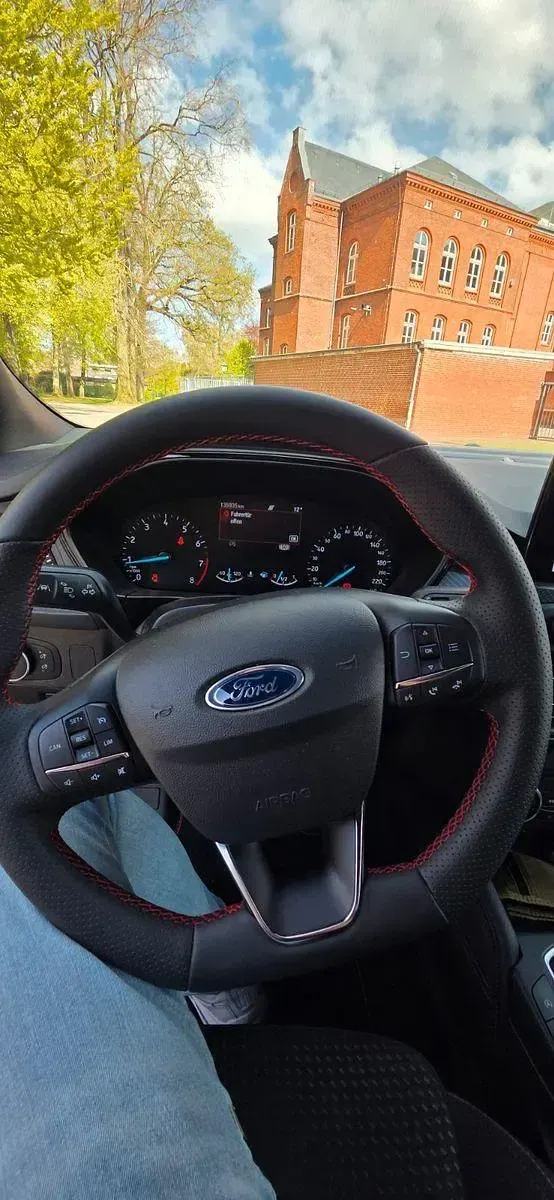Gebraucht Ford Focus ST-Line 182 PS (133 kW) 2019 Schwarz Limousine