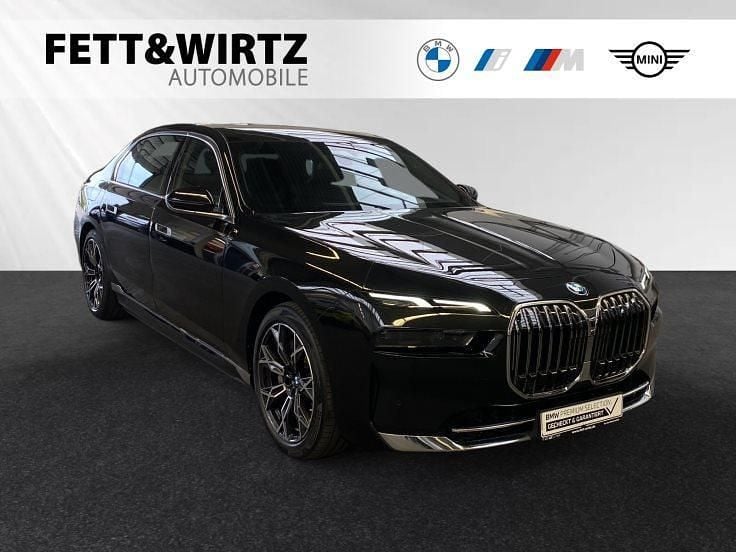 Saphirschwarz metallic Gebraucht 2024 BMW 750e Executive Limousine | 92.990 € - Bild 1/2