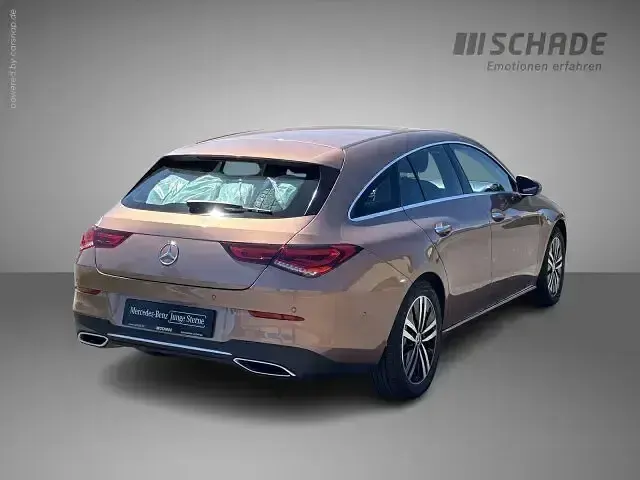 Gebraucht Mercedes CLA220 Progressive 190 PS (139 kW) 2023 Gold Limousine